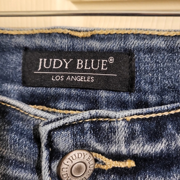 Judy Blue Straight Leg Jeans in Classic Blue - Picture 3 of 5